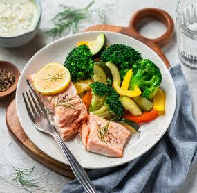 Lachs mit Gemüse