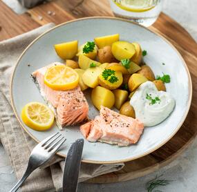 Zarter Lachs mit Kartoffeln