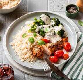 Pesto-Hähnchen mit Tomaten