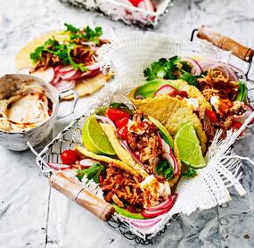 Blumenkohl-Tortillas mit Pulled Pork