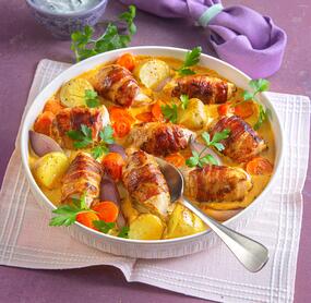Ofenhähnchen mit Bacon und Frühlingsgemüse