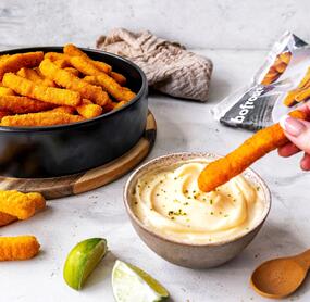 Knusprige Hähnchen-Frites mit schneller Limetten-Mayonnaise
