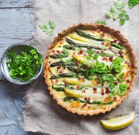 Spargel-Hollandaise-Quiche mit Schinken