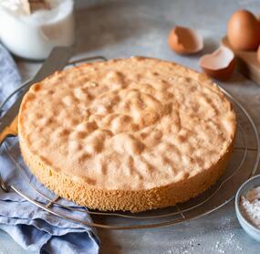 Blitz-Biskuit mit ganzen Eiern