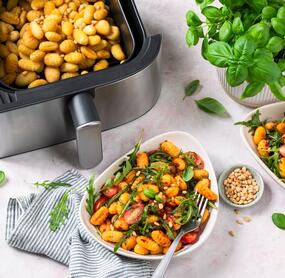 Crispy Gnocchi-Tomaten-Salat mit dem Airfryer