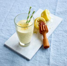 Zitronen-Buttermilchshake