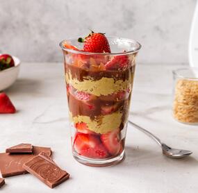 Schoko-Erdbeer-Becher Dubai Style