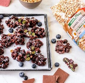 Dinkel-Heidelbeer-Bites mit Schokolade