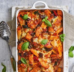 Nudelauflauf mit Hähnchen und Ratatouille