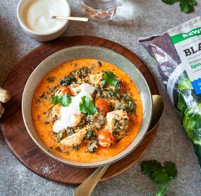 Tomaten-Spinat Curry mit Hähnchen