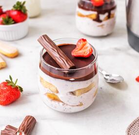 Himmlisches „Yogurette“-Tiramisu im Glas