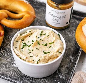 Brezeldip mit Senf in 5 Minuten