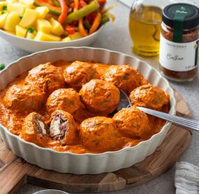 Saftige Hackbällchen Balkan-Style