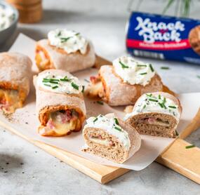 Handbrot à la Flammkuchen mit Knack & Back