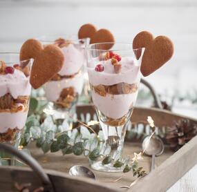 Lebkuchen-Dessert mit Preisebeercreme