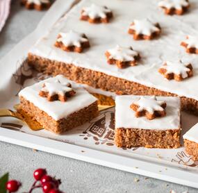 Saftiger Zimtsternkuchen vom Blech