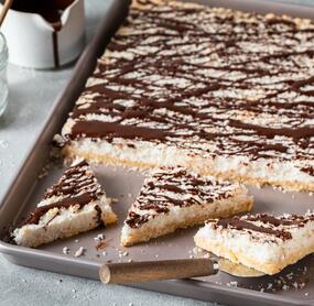Softer Kokosmakronenkuchen vom Blech