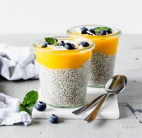 Désis Chia Pudding mit Mangopüree