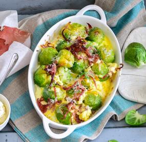 Schnelles Rosenkohl-Gratin mit Räucherschinken