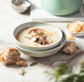 Blumenkohl-Parmesan-Suppe mit Pilzen