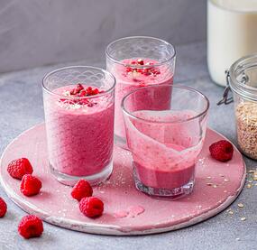 Himbeer-Joghurtdrink mit Haferflocken