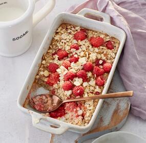 Warme Baked-Oats mit Himbeeren