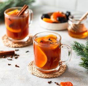 Weihnachtstee aus getrockneten Früchten (Weihnachtskompott)