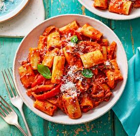 Rigatoni mit Paprika-Ragout