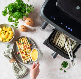 Spargel mit Sauce hollandaise und Bacon