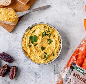 Currydip mit Möhren