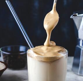 Geeister Vanille-Kaﬀeeschaum