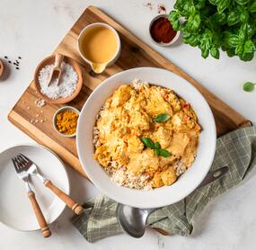 Hähnchen mit Curry-Schmand-Soße im TM7