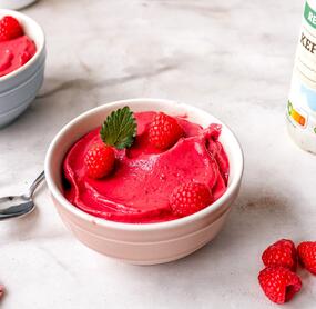 Himbeereis mit Kefir