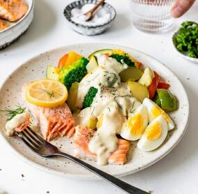 Low-Carb-Lachs mit Honig-Senf-Soße