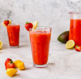 Erdbeer-Mango Limonade