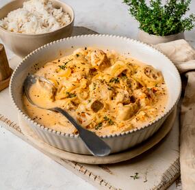 Hähnchen mit Zwiebel-Käsesoße