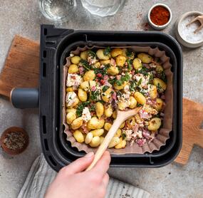 5-Zutaten-Schinken-Feta-Gnocchi im Airfryer