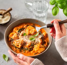 Tortellini-Topf mit offenem Kochen