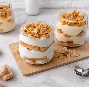 Bienenstich-Becher