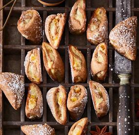 Gefüllte Lebkuchen-Marzipan-Kissen