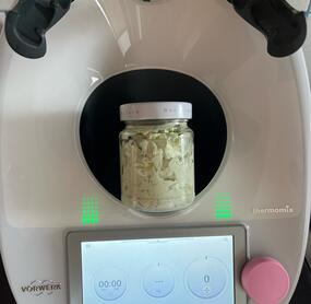 Leichter Quark-Kräuter-Dip