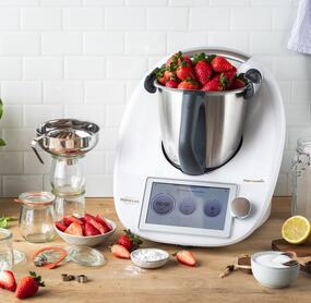 Der Thermomix® mit Erdbeeren mit Mixtopf