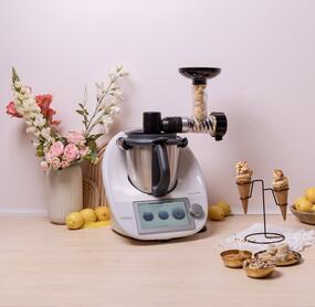 WunderCentix® Softeis-Aufsatz für den Thermomix® im Einsatz