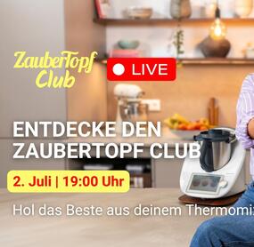 Blonde Frau sitzt in einer Küche. Schrift: Live Event ZauberTopf Club