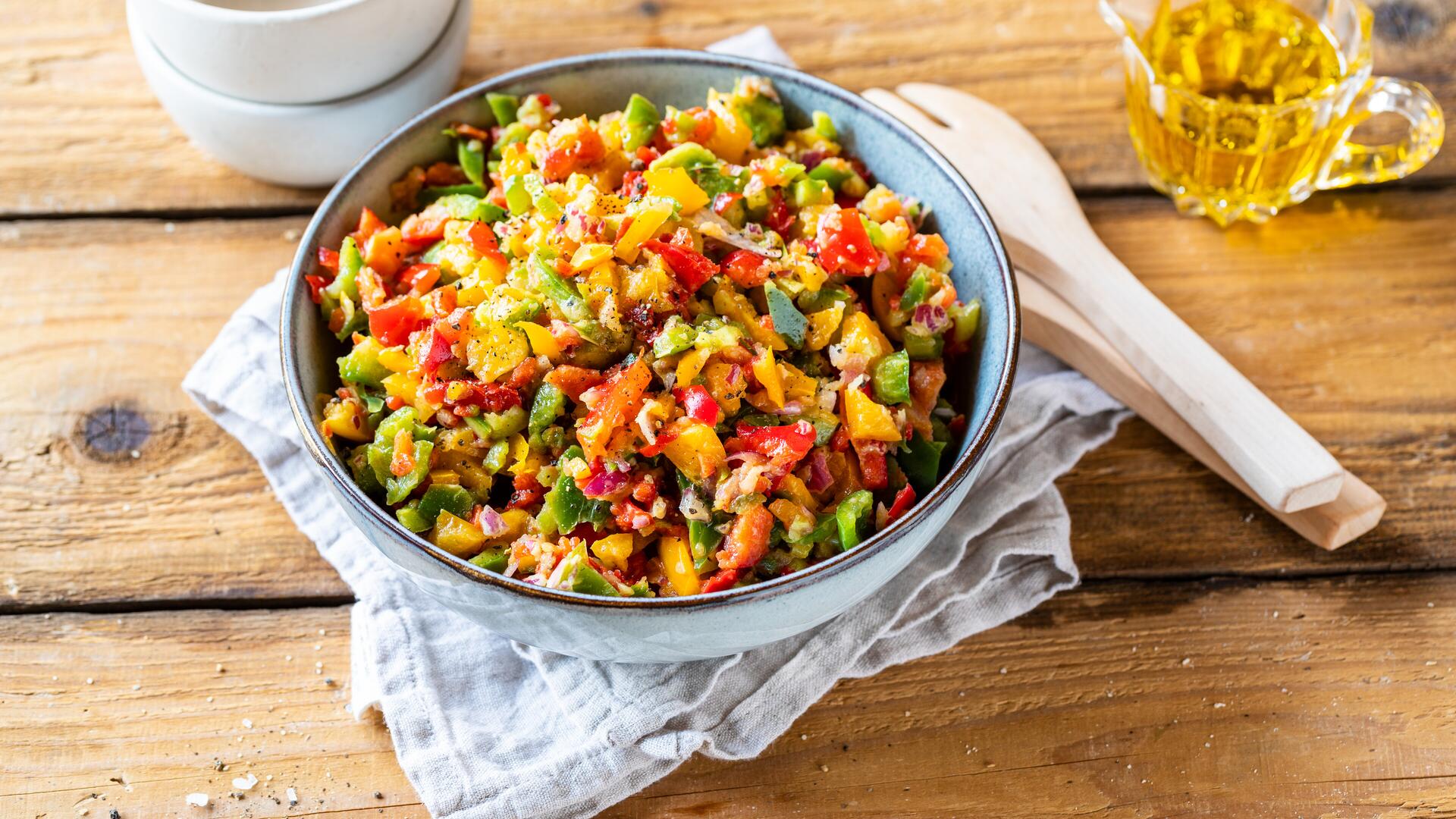 🥗😍 Bunter Paprikasalat Tricolore in 5 Minuten | ZauberTopf-Club