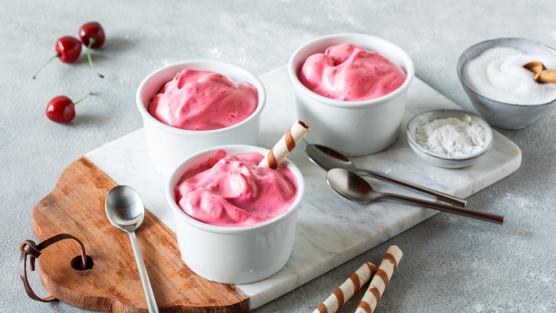 Kirsch-Softeis mit dem Thermomix® | ZAUBERTOPF
