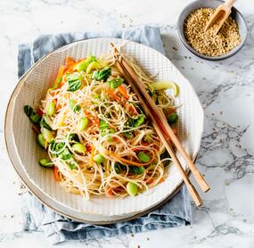  😍 Asiatischer Glasnudelsalat: Leicht, gesund & perfekt zum vorbereiten