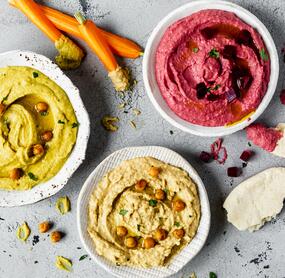 Cremiger Hummus in drei Variationen
