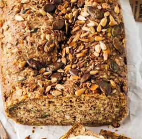 💪🏼 Das SAFTIGSTE Low-Carb-Brot ohne Mehl – Proteinbombe 💥 