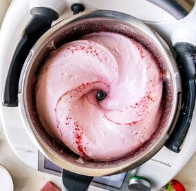 🍓 Das BESTE Erdbeer-Softeis kannst du in 2 Schritten einfach selber machen!